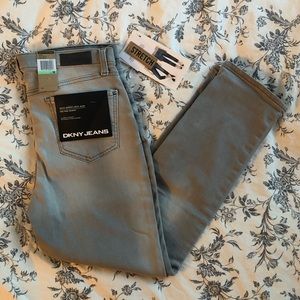DKNY Soho Skinny Crop Jean size 8 NWT Gray